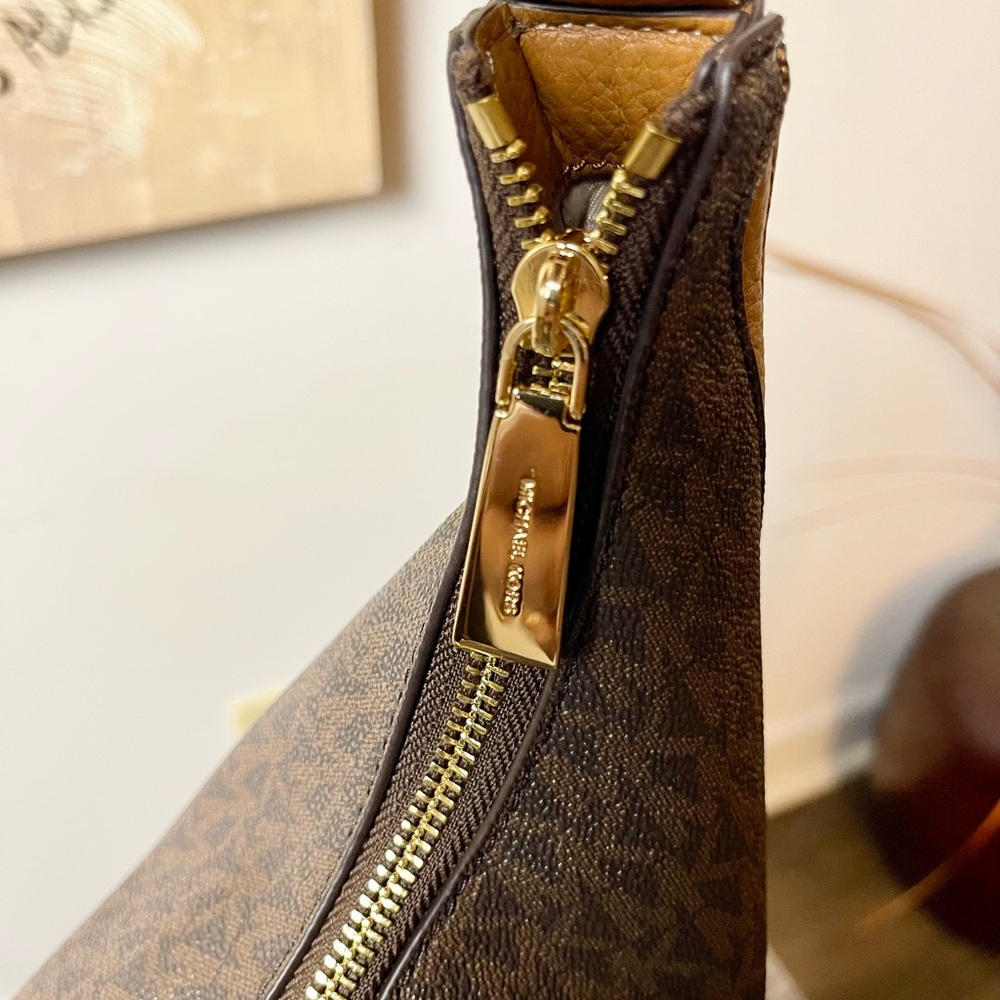 Pristine Condition Michael Kors Evie Large Leather Shoulder Bag - Picture 7 of 17